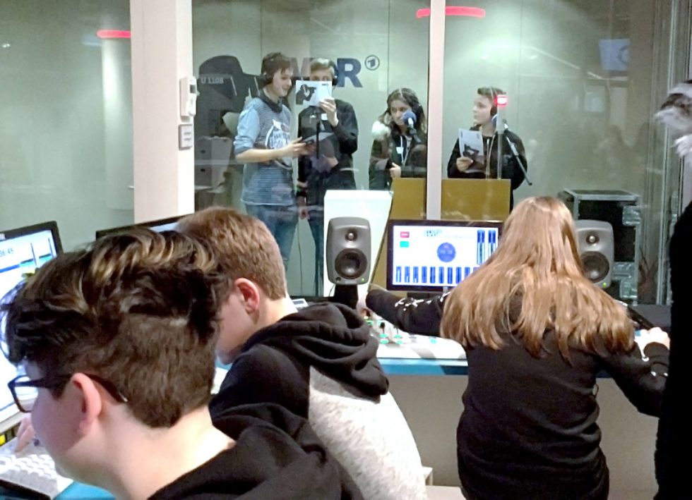 Achtung — Aufnahme!