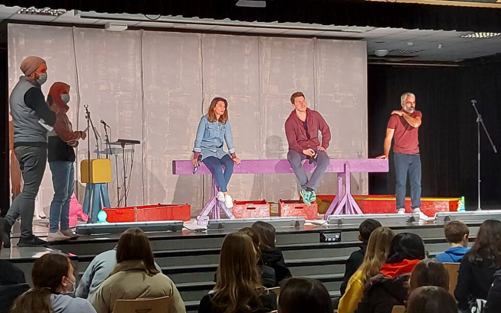 Burghofbühne zu Gast in der Realschule im GHZ