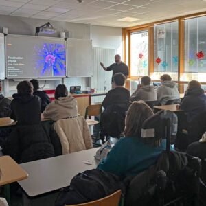 Faszination Physik: Ehemaliger Schüler begeistert Zehntklässler an der Gustav-Heinemann-Realschule