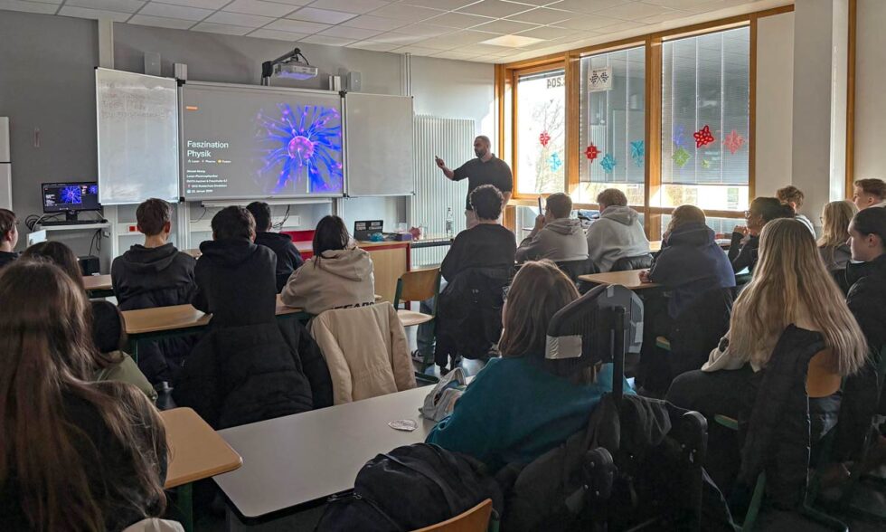 Faszination Physik: Ehemaliger Schüler begeistert Zehntklässler an der Gustav-Heinemann-Realschule