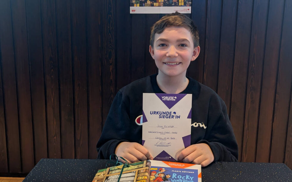 John Richter gewinnt den Kreisentscheid Wesel-Nord beim Vorlesewettbewerb 2025/2026 John Richter gewinnt den Kreisentscheid Wesel-Nord beim Vorlesewettbewerb 2025/2026